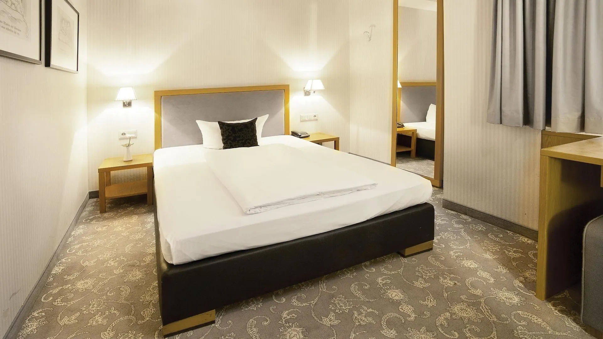Townhouse Hotel Frankfurt am Main 3*,